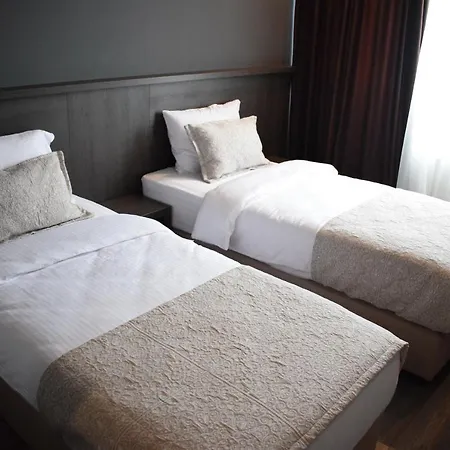 Ub Business & Wellness Отель Ub