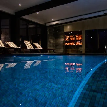 Ub Business & Wellness Отель